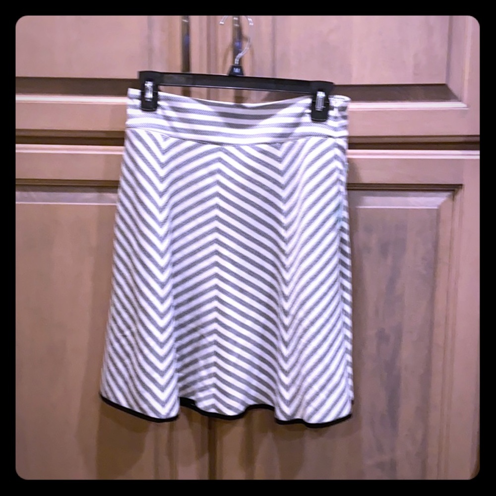 Stripped skirt with pockets